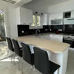 Rizaria Sea View House & Private Pool 펜션 *