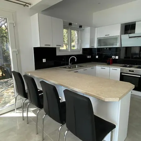 Rizaria Sea View House & Private Pool Vakantiehuis *