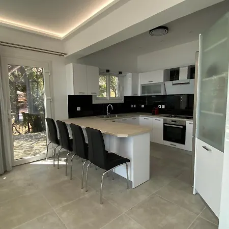 Rizaria Sea View House & Private Pool Spartylas