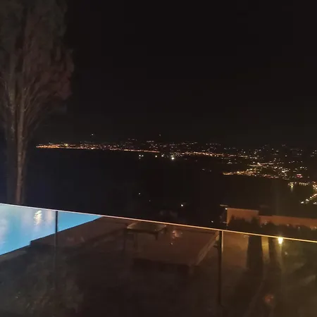 Rizaria Sea View House *