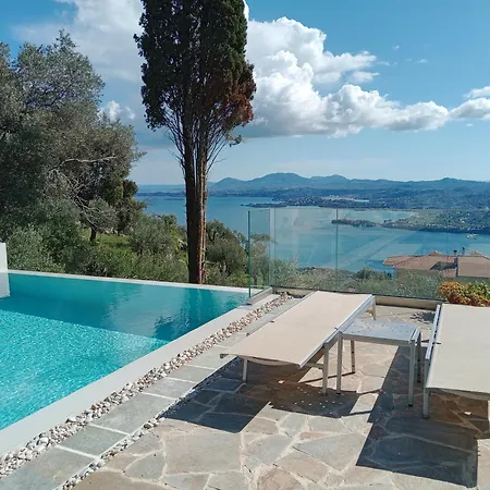 Vakantiehuis Rizaria Sea View House & Private Pool