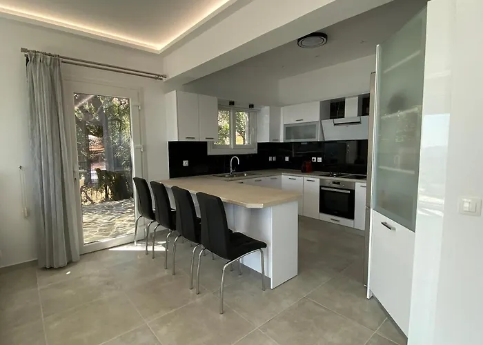 Rizaria Sea View House & Private Pool Spartylas